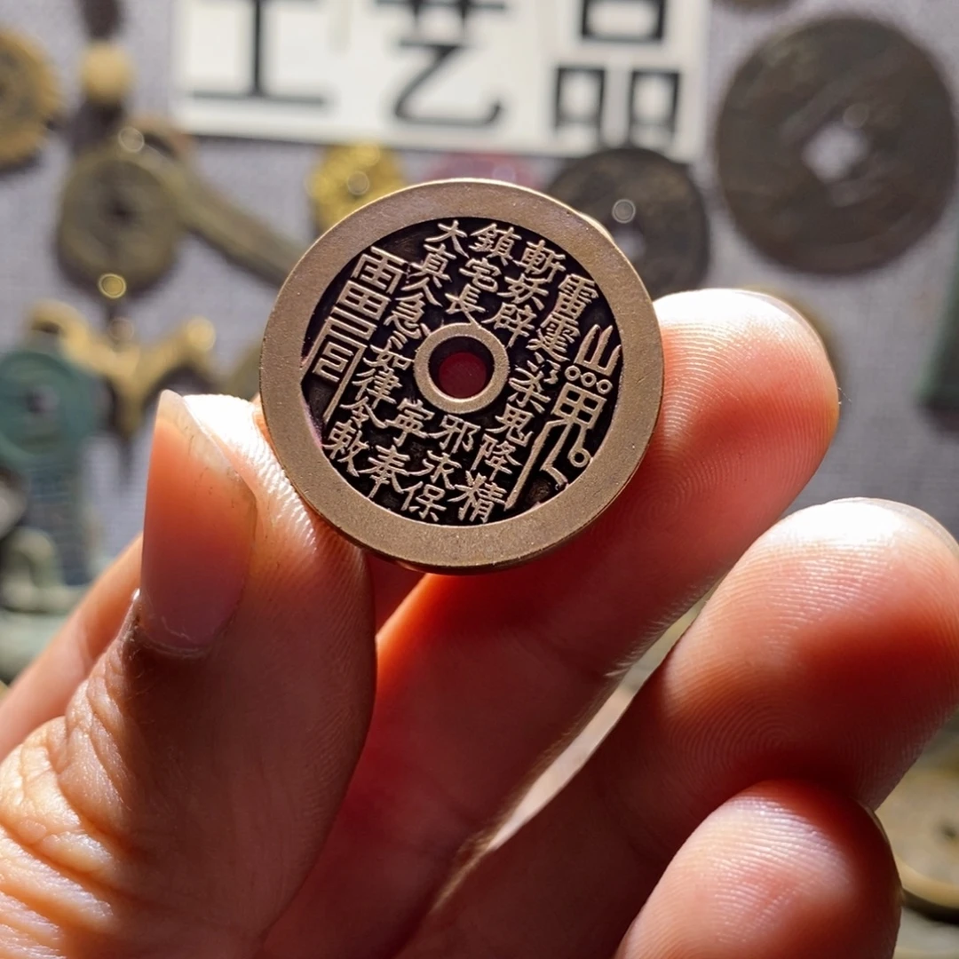 铜工艺品雕母小山鬼