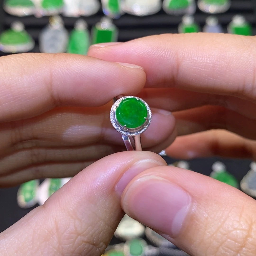 翡翠戒指18K金镶嵌