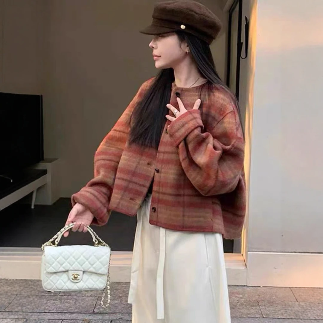 复古格子羊毛呢外套女2025秋冬新款圆领显瘦遮肚子高端减龄上衣潮