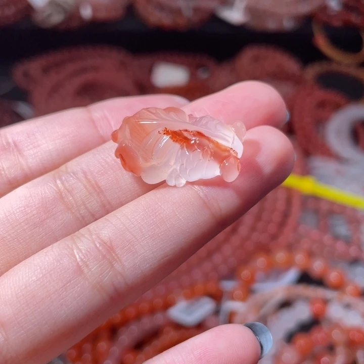 南红玛瑙未镶嵌金鱼1707打孔备注