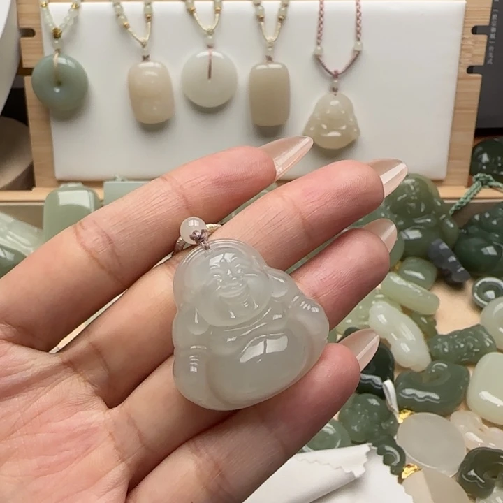 果****颈饰未镶嵌和田玉