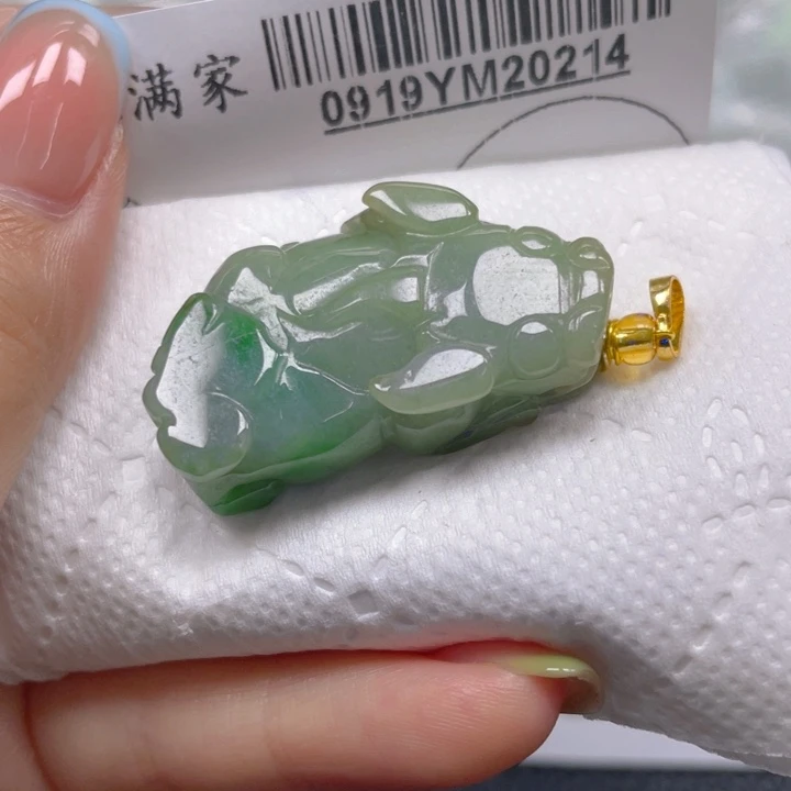 吊坠(不含链)未镶嵌翡翠