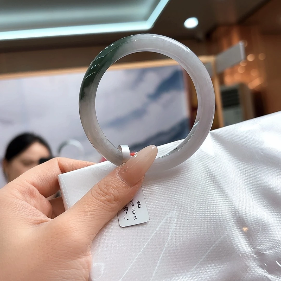 翡翠手镯未镶嵌天然缅甸A货手镯