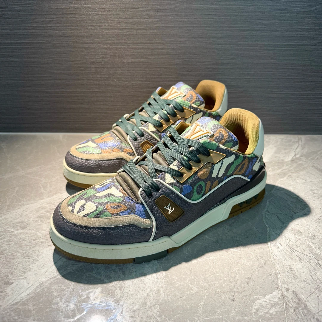 99新 LouisVuitton/路易威登 灰绿色涂鸦拼接时尚板鞋 41-42码