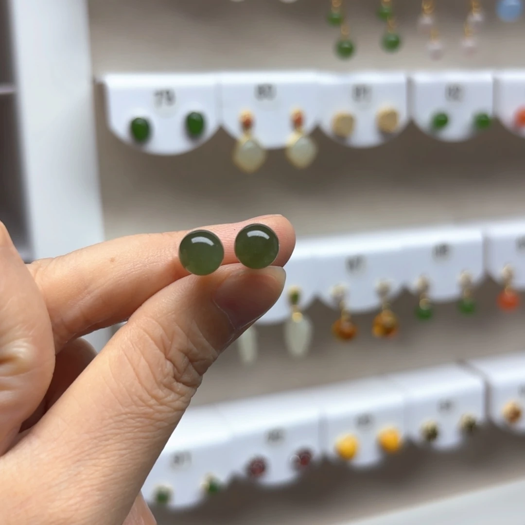 和田玉银S925镶嵌耳饰8m m