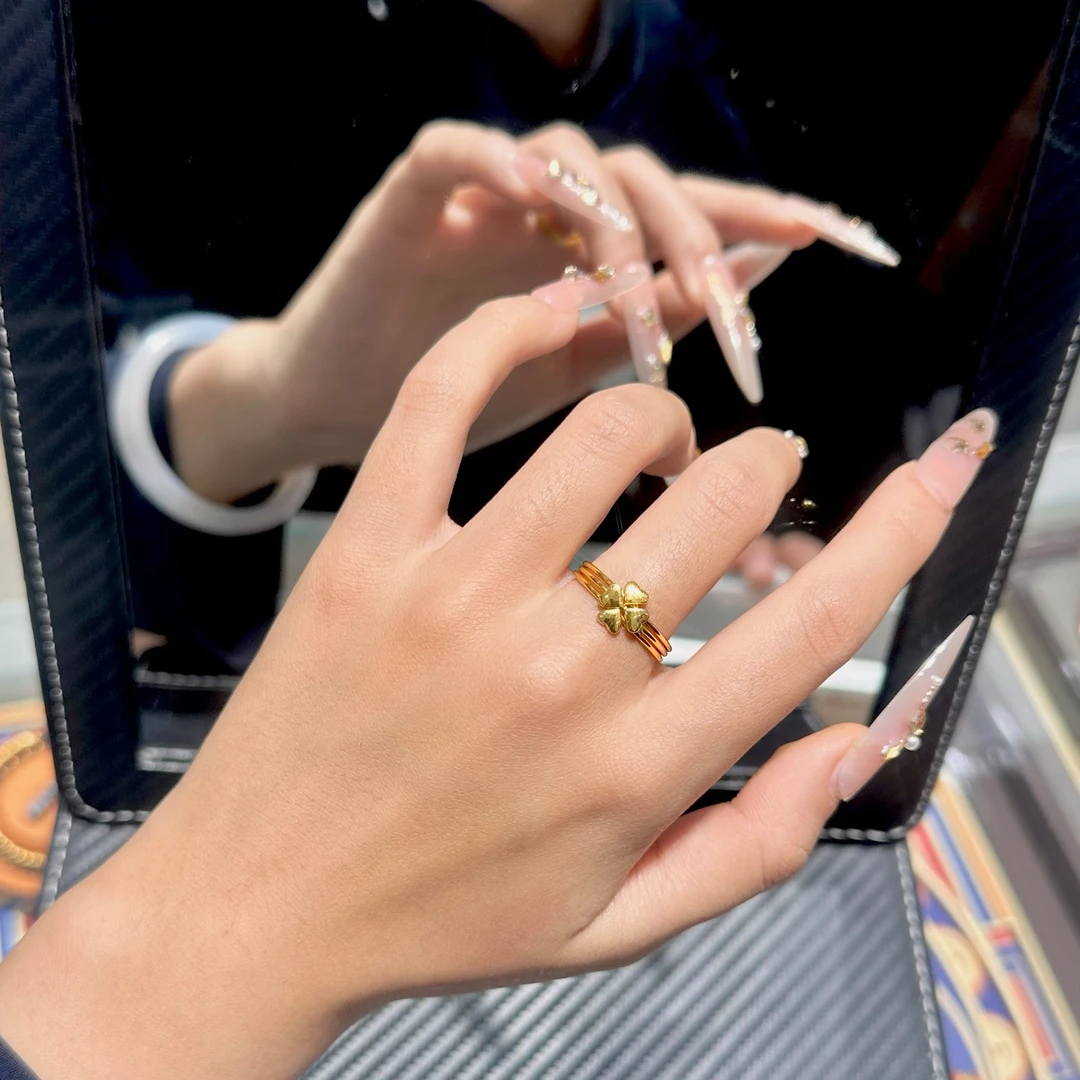 周大生足金三合一四叶草叠戴固口黄金戒指时尚送女友
