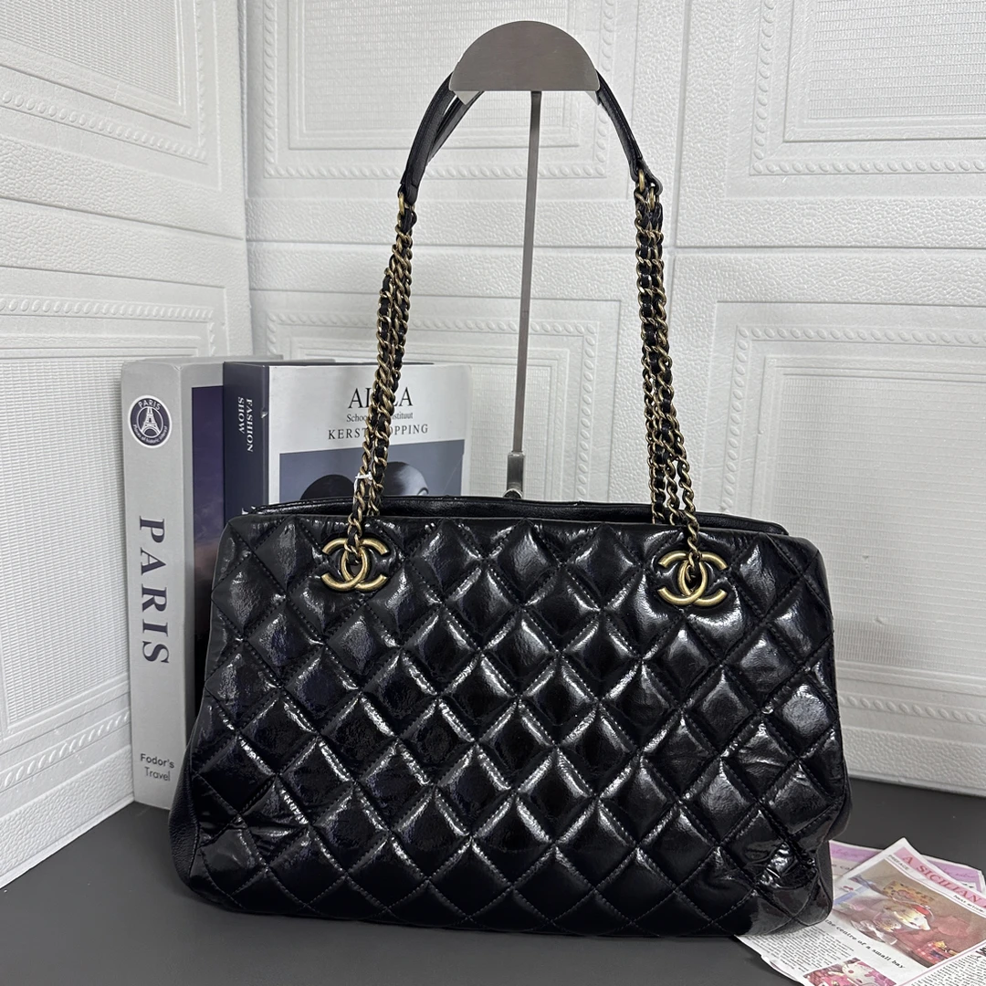 95新 Chanel/香奈儿 黑金保龄球单肩包