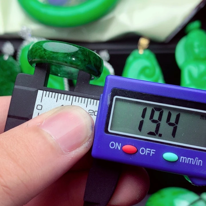 翡翠未镶嵌戒指A货