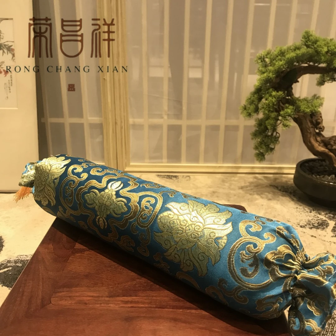 刺绣枕头圆筒形颈椎枕复古设计健康保健枕