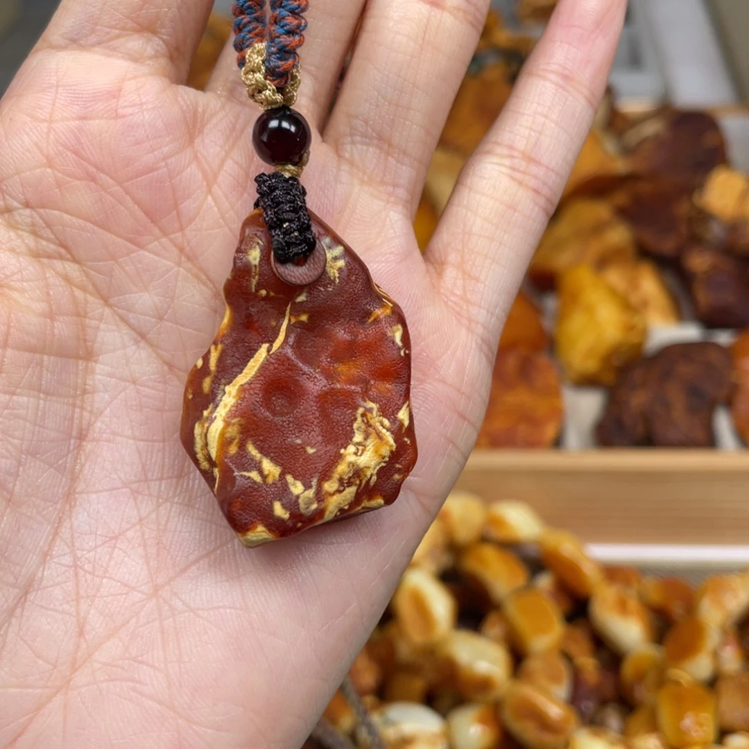 琥珀珠宝奇石未镶嵌