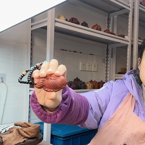 朱泥鱼手把件手把件