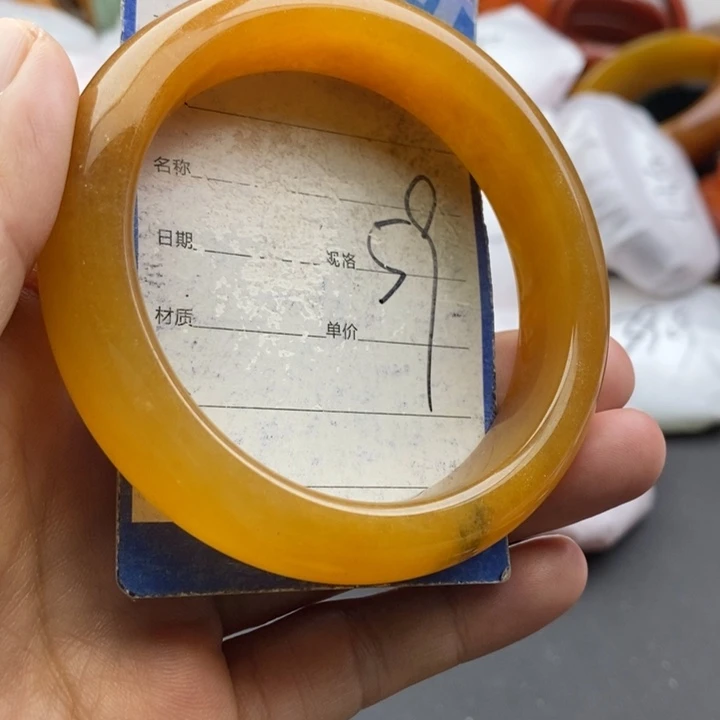 石英质玉未镶嵌手镯