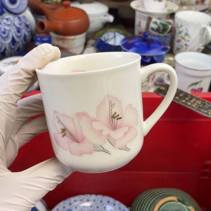 他家瓷器真美…开播了
