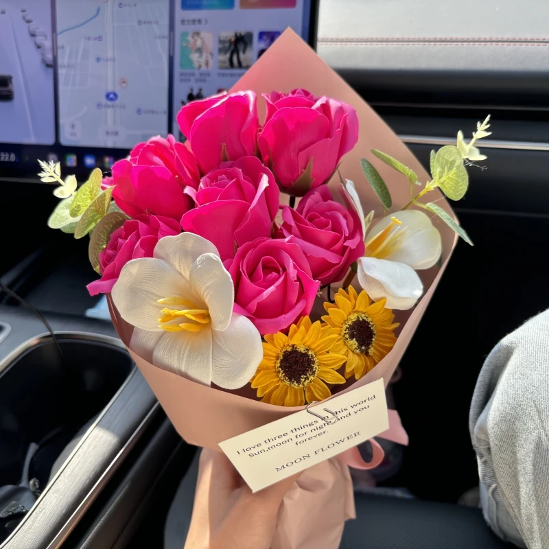 【广志送给美伢同款花束】蜡笔小新美伢玫瑰花混搭郁金香向日葵摆件