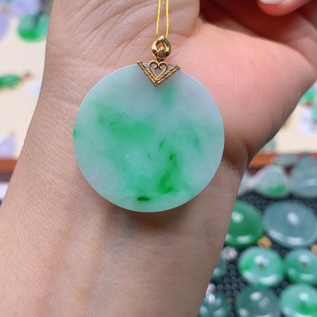 缅甸天然A货翡翠，飘绿无事牌 编号457/526尺寸31.8-2.8