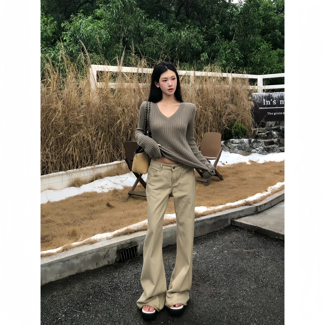 LELEPENG 卡其色辣妹中腰显瘦窄版直筒复古牛仔裤 2523886