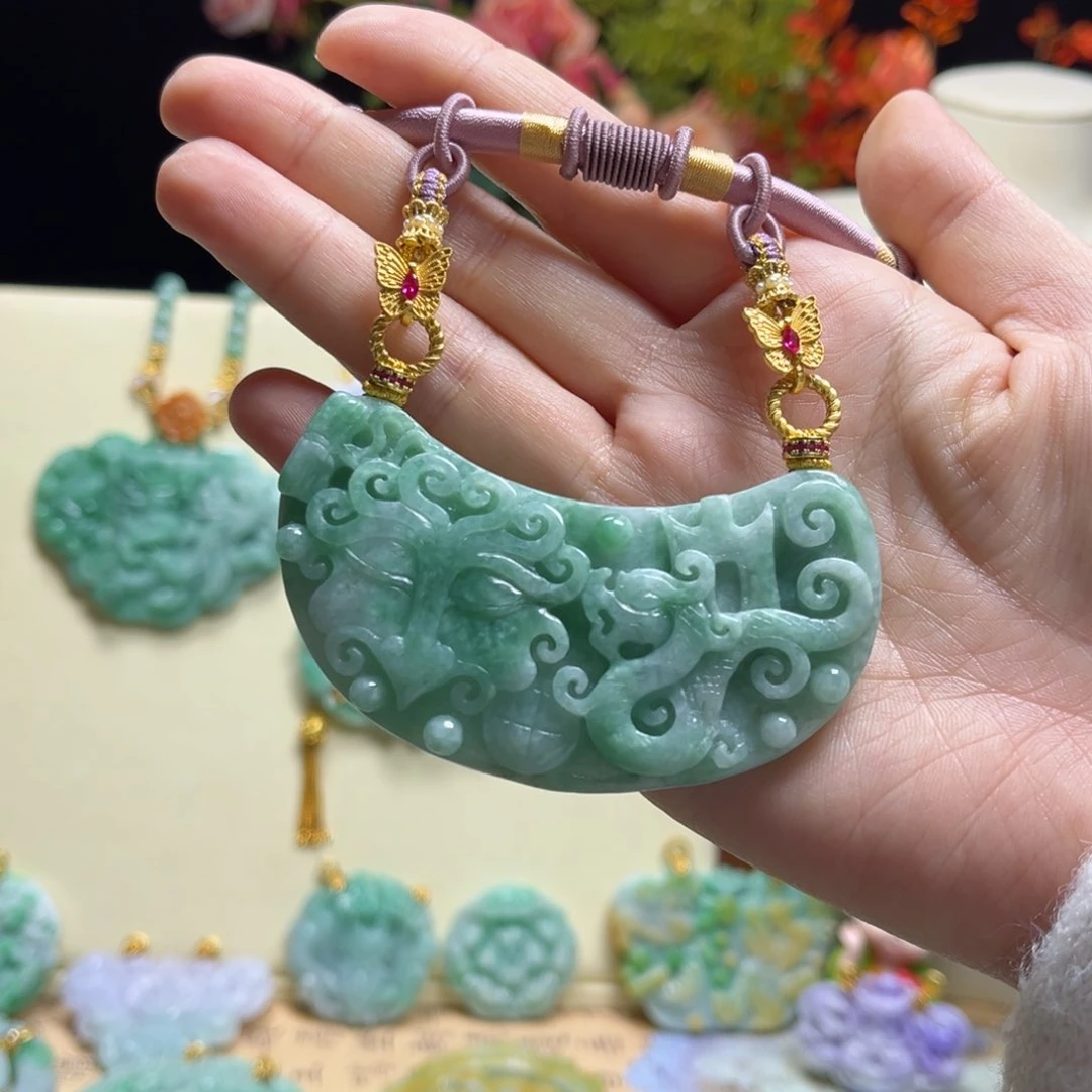 翡翠颈饰未镶嵌天然