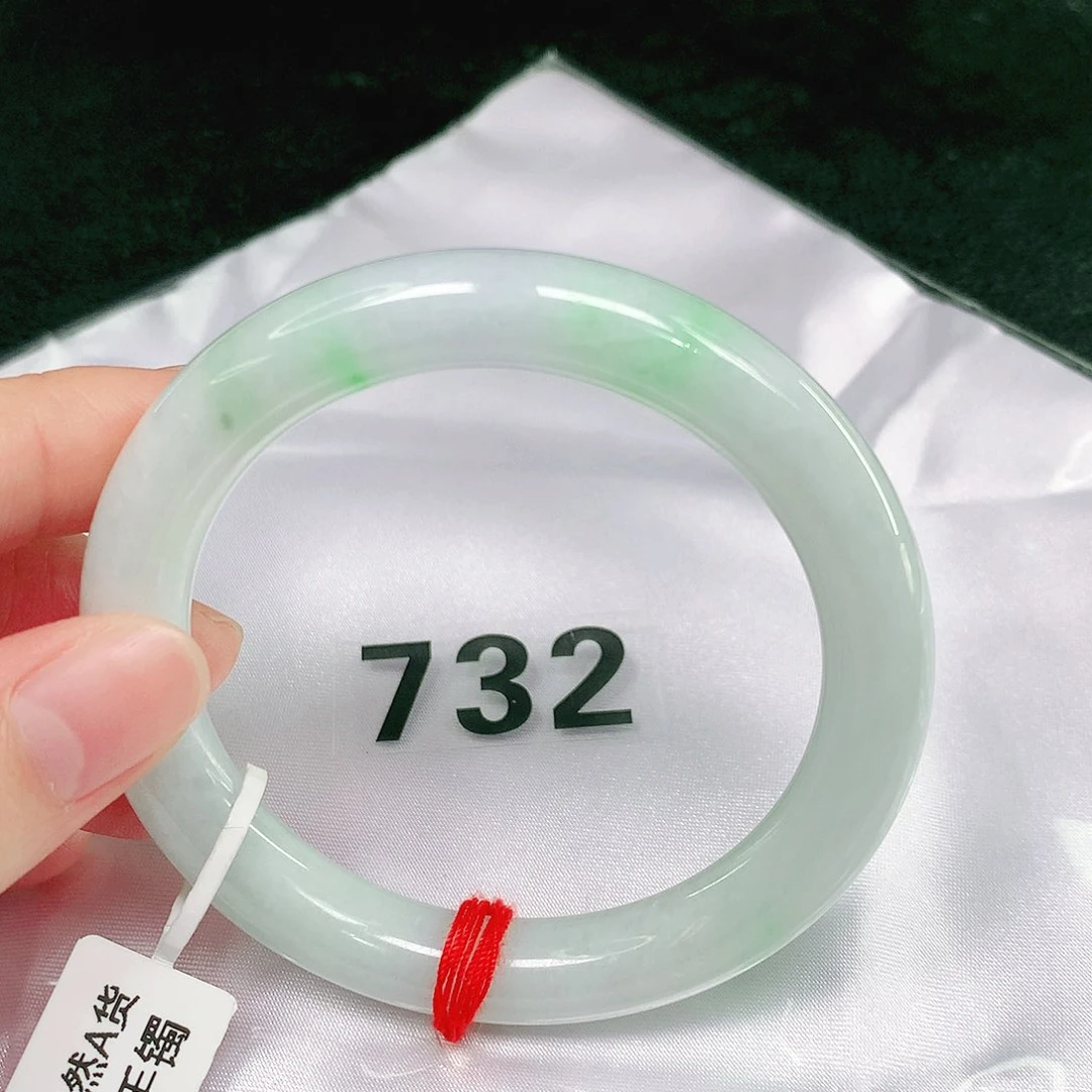 翡翠手镯（圆镯）未镶嵌