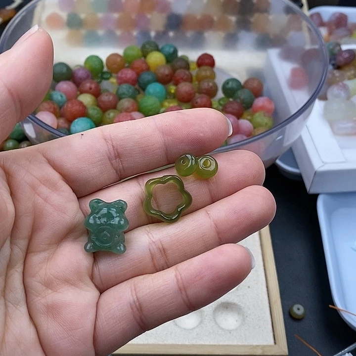 【闪购商品】查罗石未镶嵌车挂徐****园