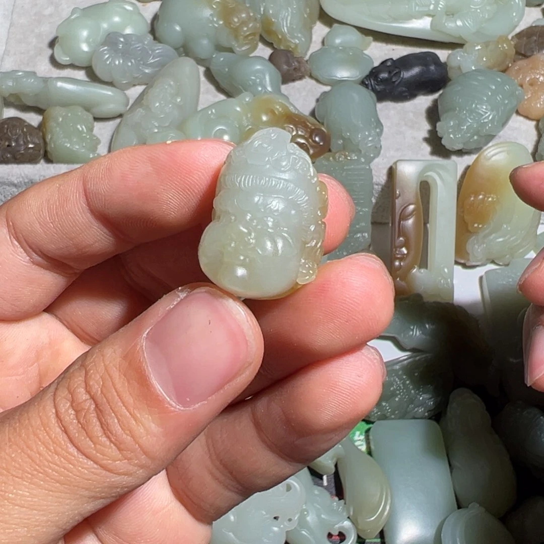 颈饰未镶嵌和田玉有*娜