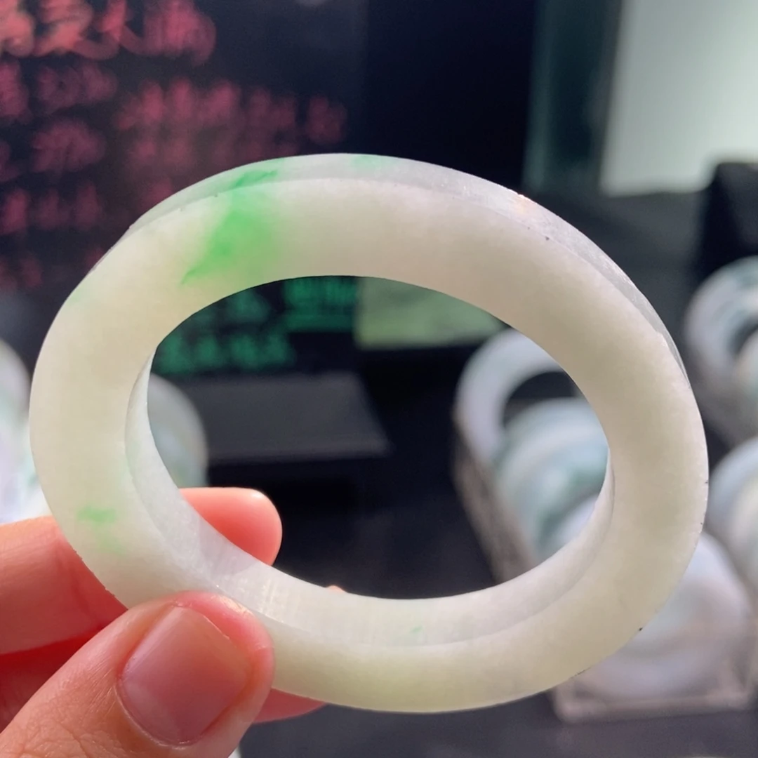 定制翡翠未镶嵌手镯