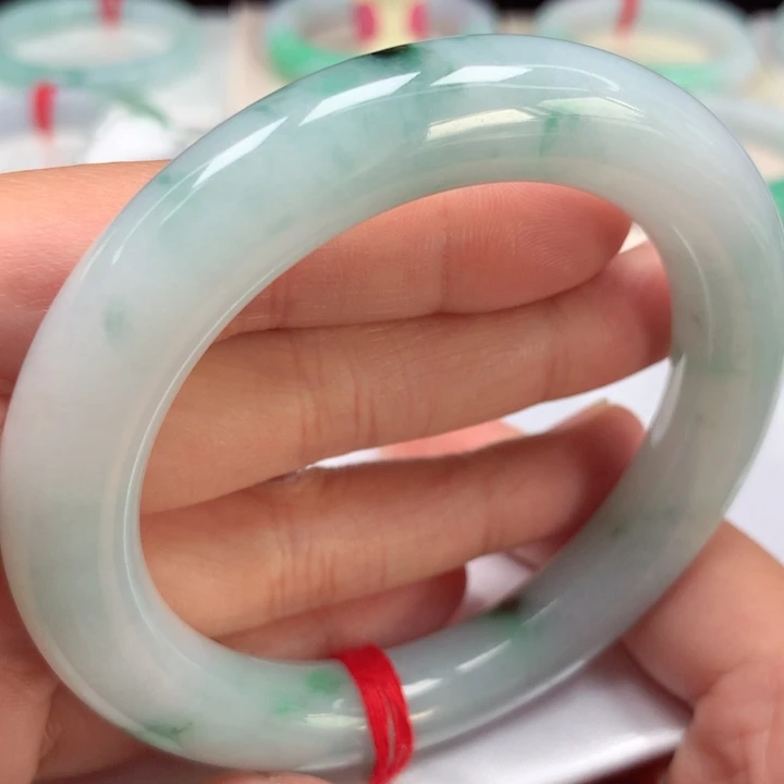 翡翠手镯未镶嵌圆条飘花25号