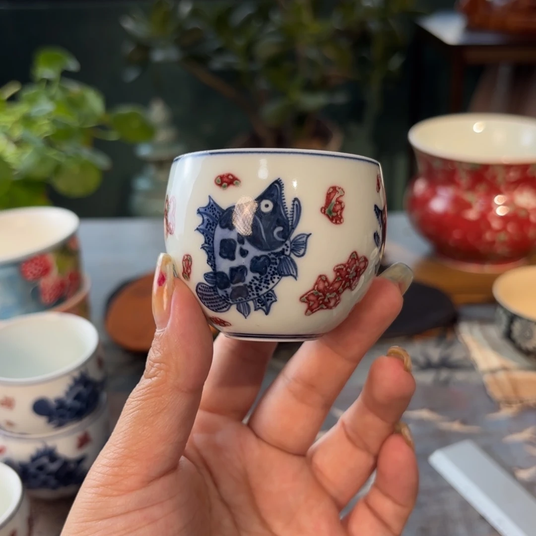 青花釉里红鱼藻蛋杯