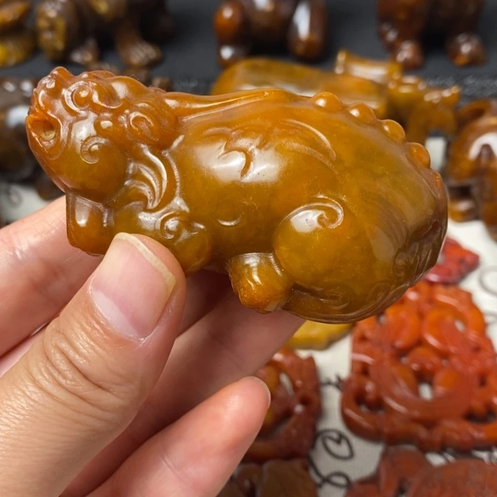 未镶嵌蛇纹石玉颈饰60