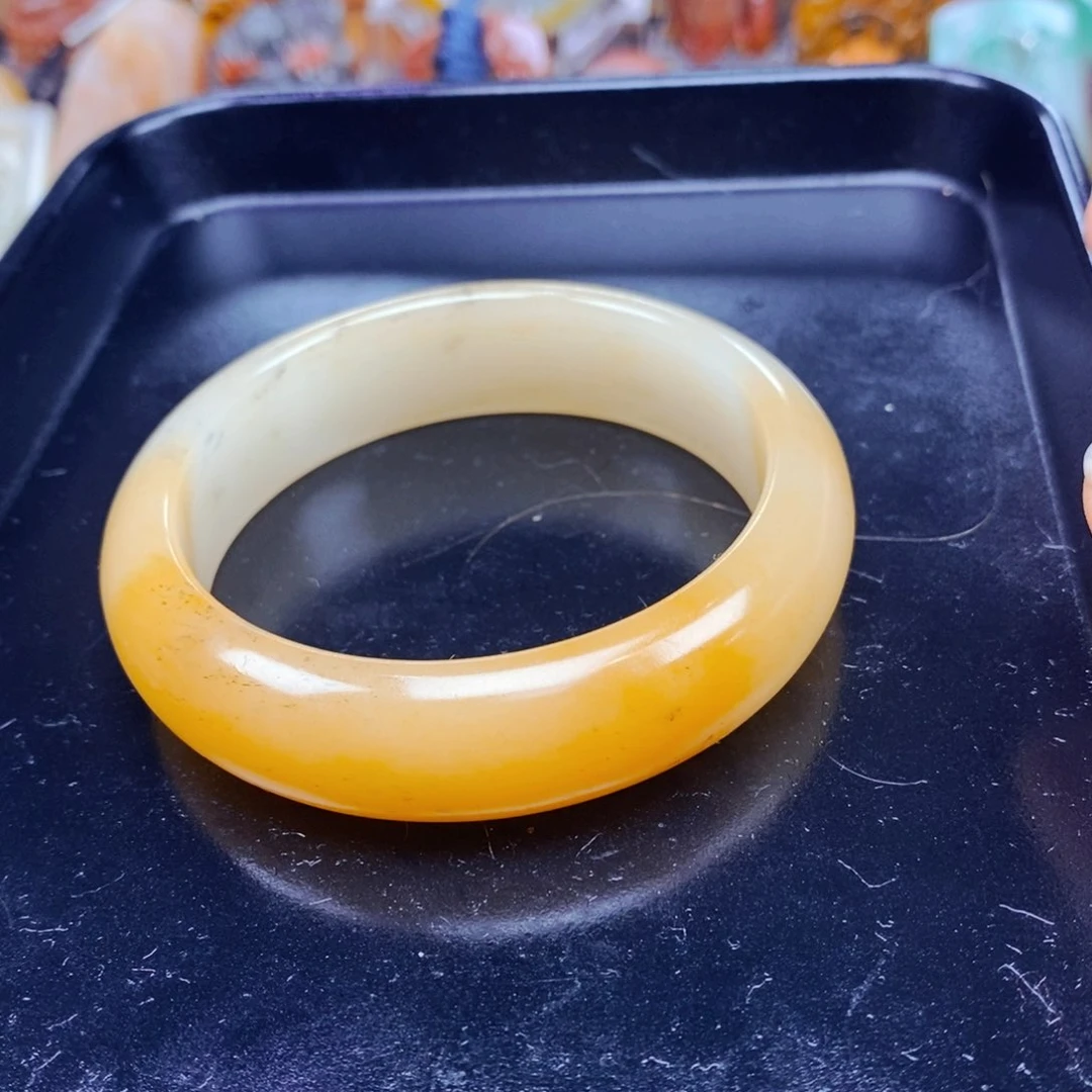 石英岩玉未镶嵌颈饰