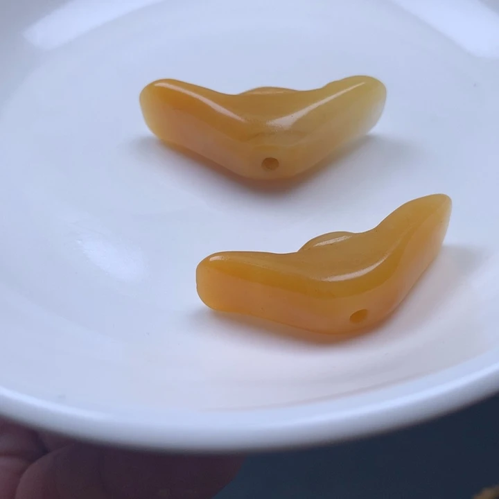 石英质玉未镶嵌颈饰