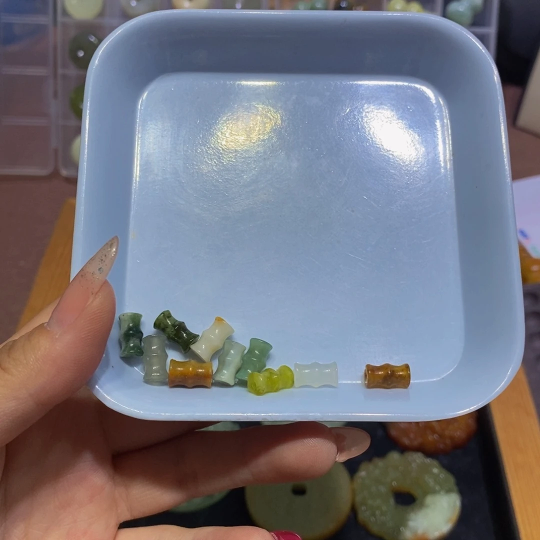 蛇纹石玉未镶嵌颈饰74