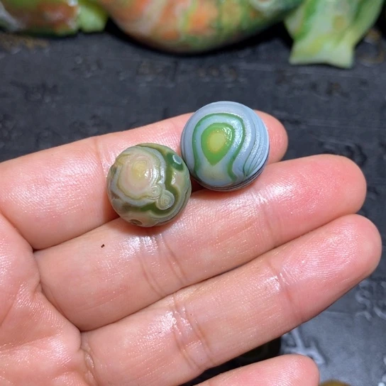 石英质玉珠宝半成品未镶嵌往***飘