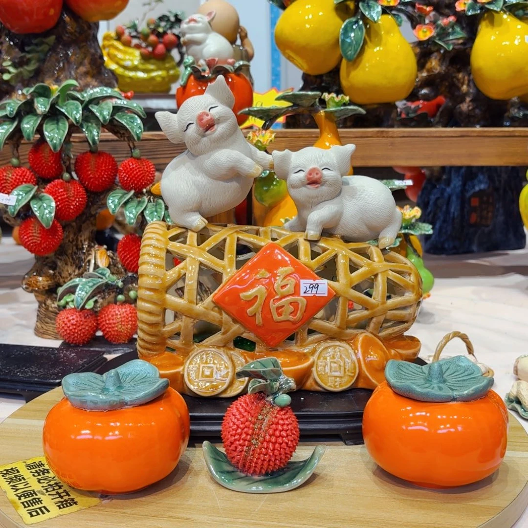 陶瓷猪笼入水摆件