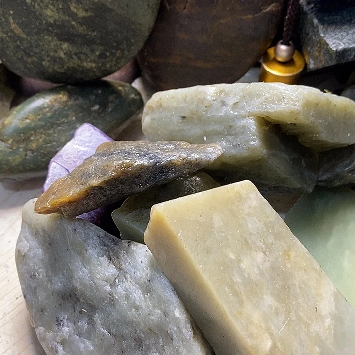 透闪石质玉珠宝半成品未镶嵌