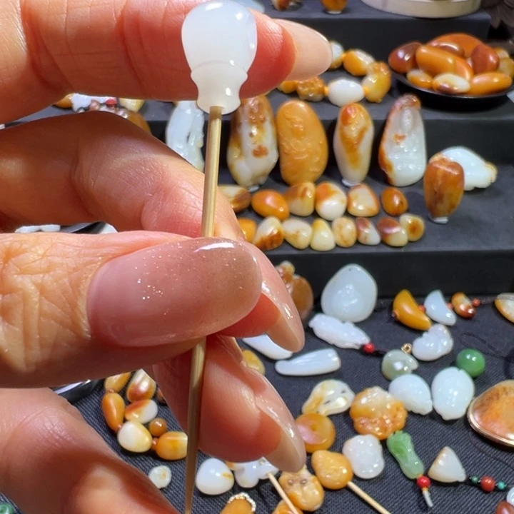 龙***帝和田玉未镶嵌颈饰