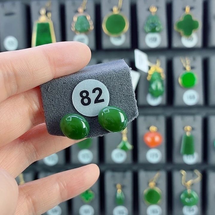 和田玉18K金镶嵌耳饰