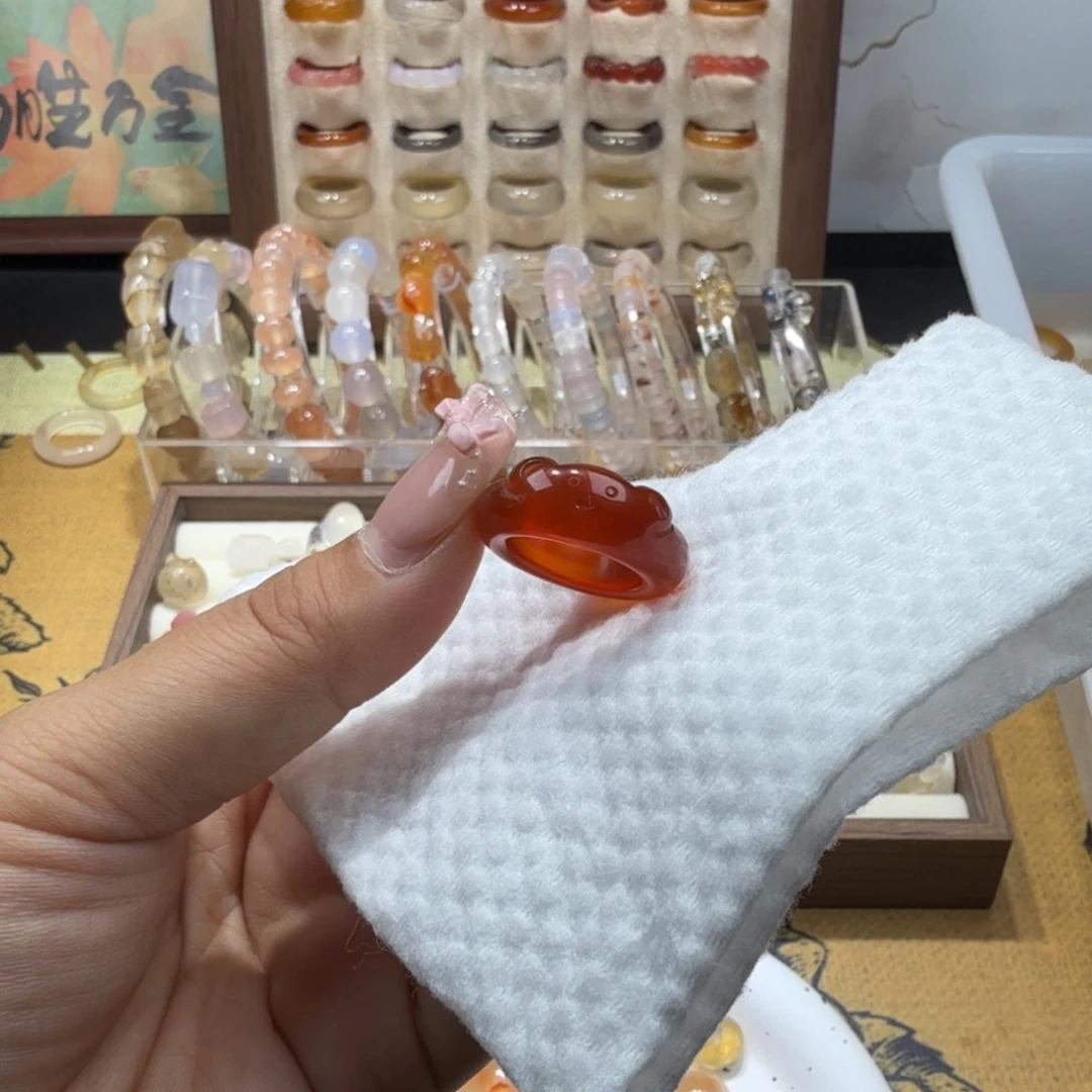 未镶嵌戒指玛瑙/玉髓14.9内径港8雕刻小熊无鉴赏