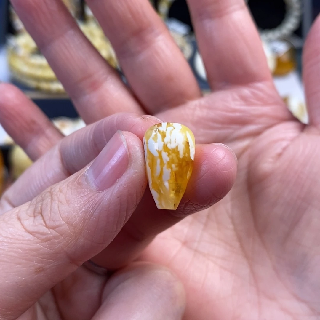 琥珀未镶嵌裸石金漆虎皮纹三通10.5
