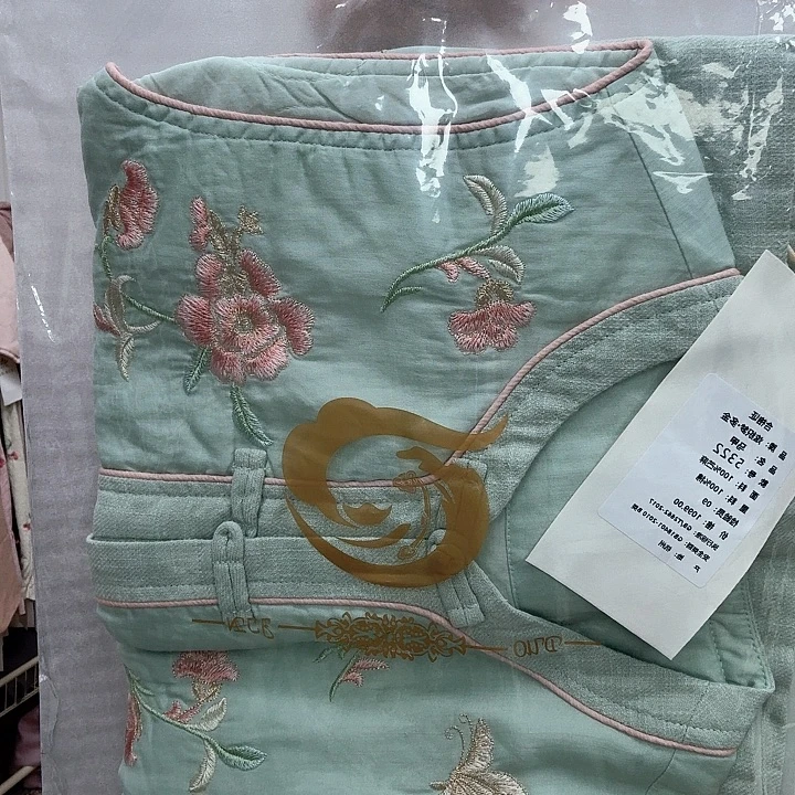 5322豆绿色马甲炫之梦