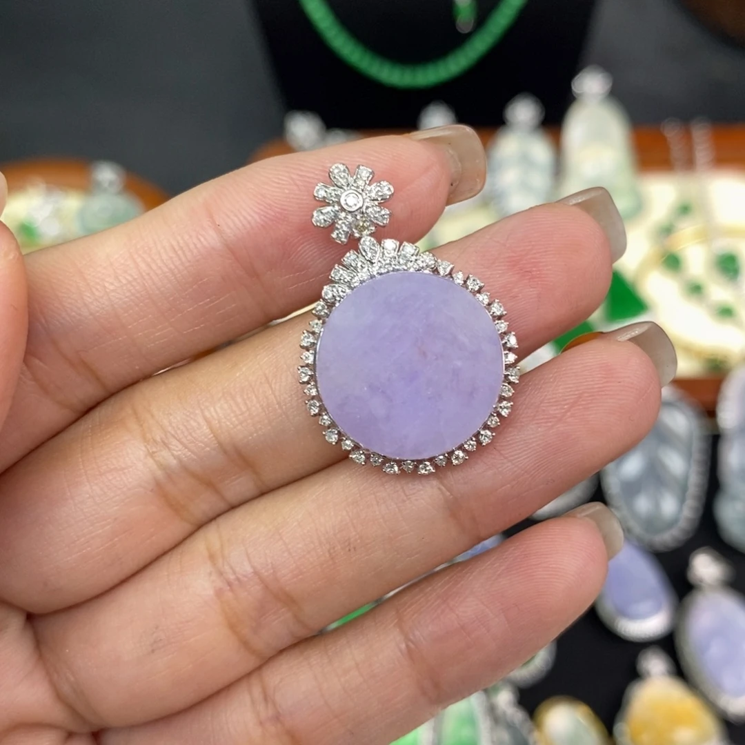 翡翠18K金镶嵌颈饰A货翡翠