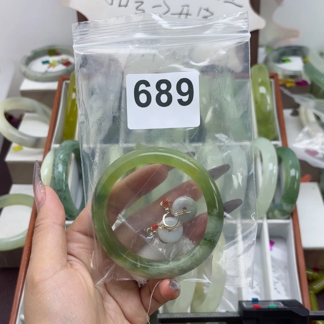 蛇纹石玉未镶嵌手镯s****喵