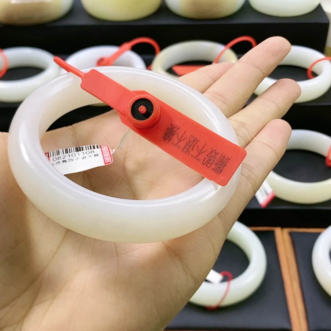 果***百和田玉未镶嵌手镯59.3