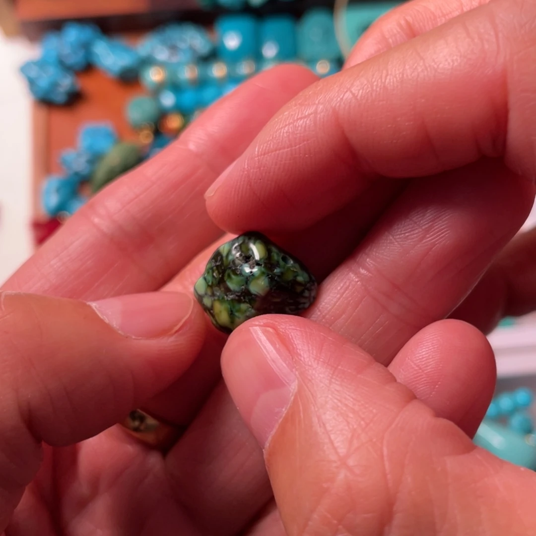 绿松石未镶嵌颈饰