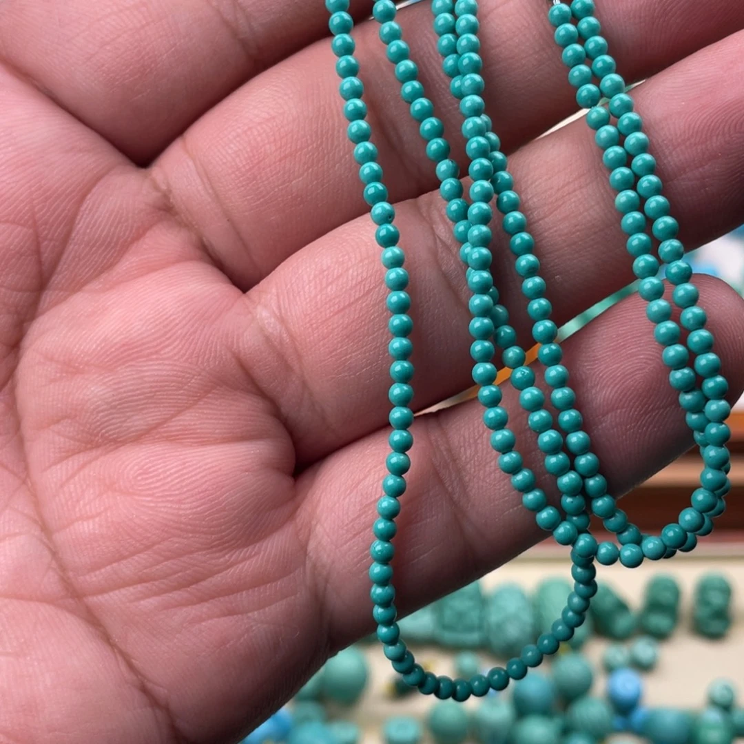 见***一直径2+绿色米珠链一条