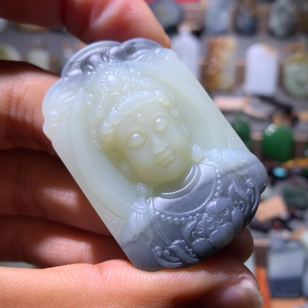 伊***湉和田玉未镶嵌颈饰