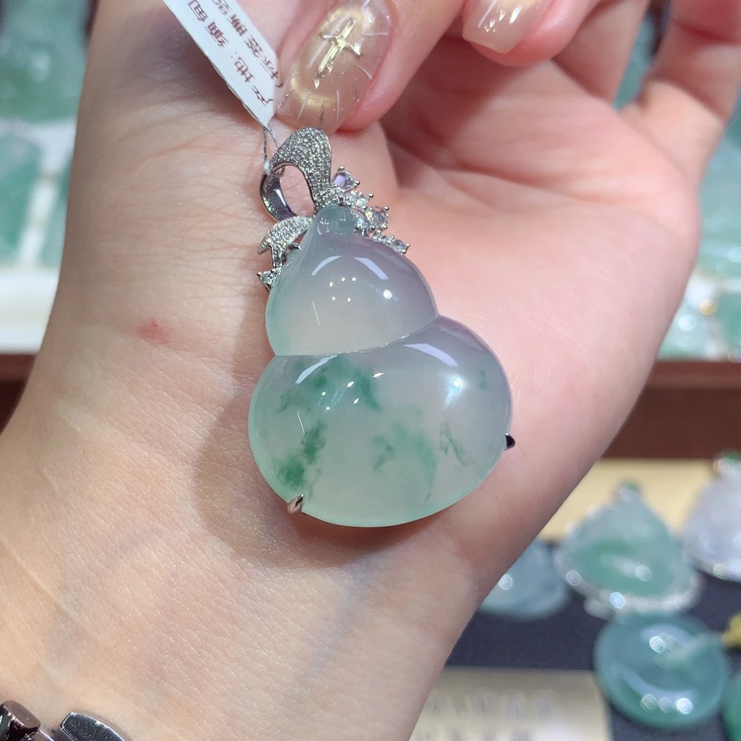 吊坠(不含链)18K金镶嵌翡翠