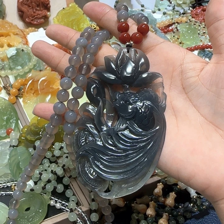 未镶嵌蛇纹石玉吊坠