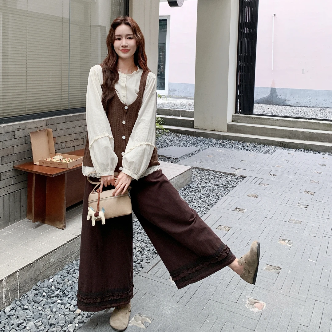 时尚镂空修身减龄休闲时髦咖色背心衬衫秋冬套装女2025巨三件套