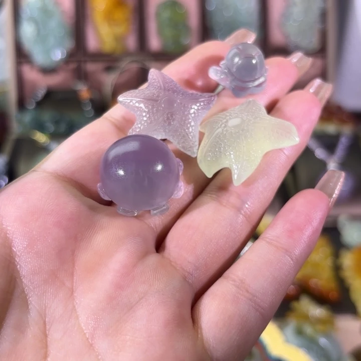 蛇纹石玉未镶嵌颈饰沈*随机发