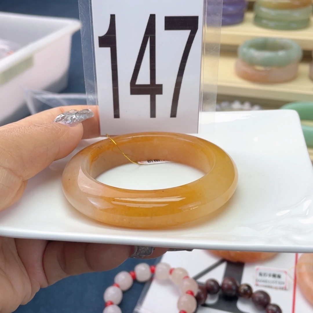 石英质玉未镶嵌手镯